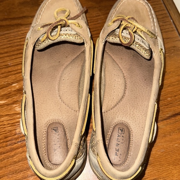 Sperry’s - Picture 4 of 4